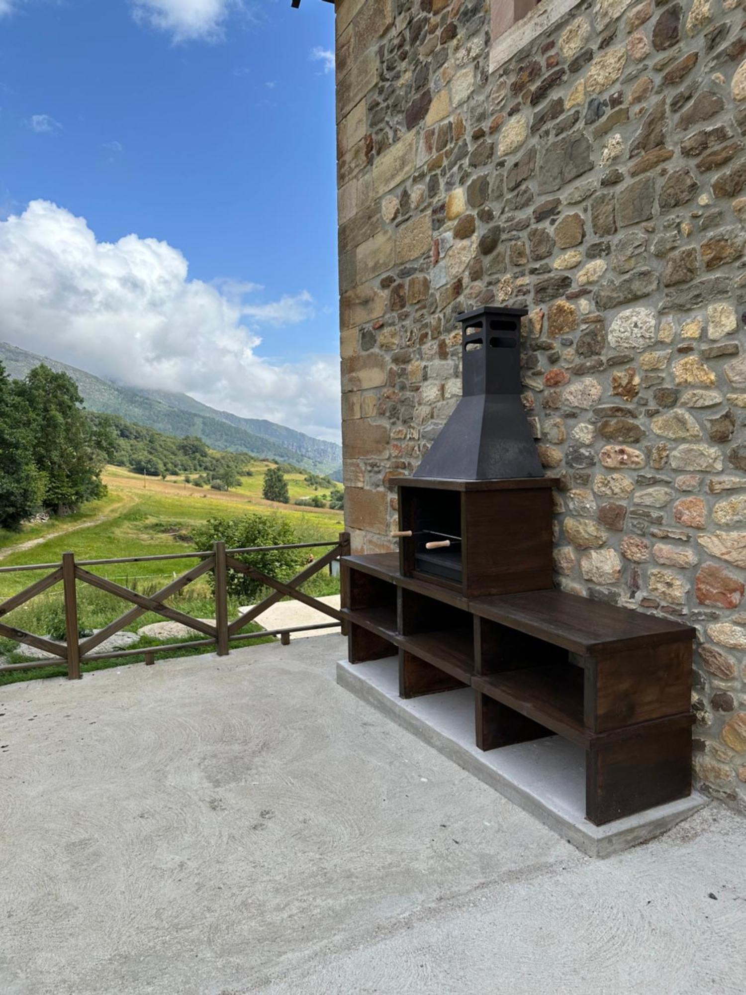 La Casona De Lombrana, En Polaciones Exteriör bild